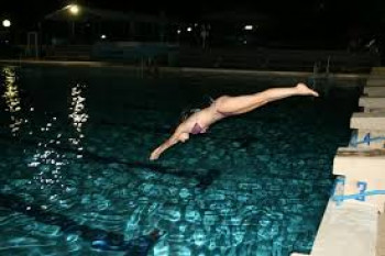 Почиње ноћно купање