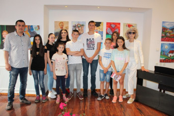 U Nevesinju otvorena izložba mladih umjetnika iz škole 