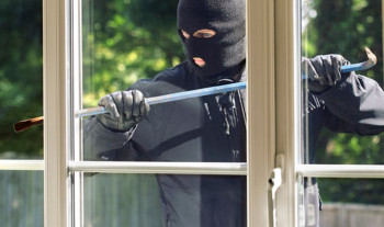 Крађа у Гацку: Покушали да украду сеф у маркету, па се уплашили