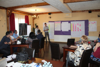 Nevesinje: UNDP u Nevesinju pomaže rješavanje problema pasa lutalica