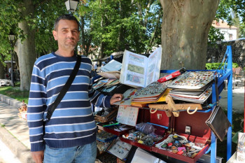 Neobični suveniri Trebinjca Njega Samardžića: Retro štand magnet za turiste