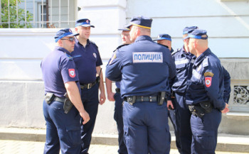 Veće plate za 640 policajaca