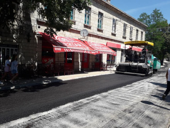 KONAČNO: Asfalt stigao na bilećku glavnu ulicu