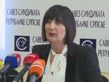 Mišić: Povećati najnižu platu i zaustaviti odlazak radnika