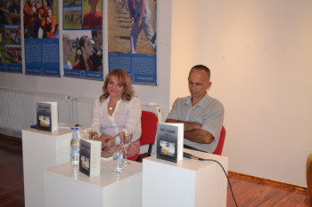 Невесиње: У Градској галерији промовисана књига 'Прст судбине'