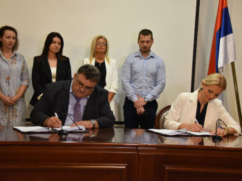 Потписани колективни уговори за бољи положај запослених