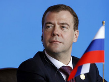 Медведев у октобру у Београду