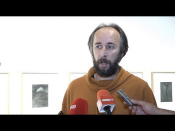U Kulturnom centru Trebinje otvorena izložba 'Neznatno' Miodraga Manojlovića (VIDEO)