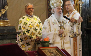 Патријарх Иринеј: Не напуштајте своја огњишта