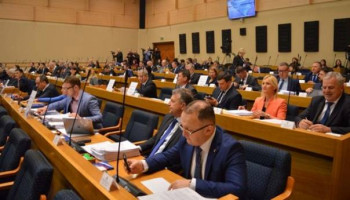 Posebna sjednica Narodne skupštine o deklaraciji SDA 11. novembra