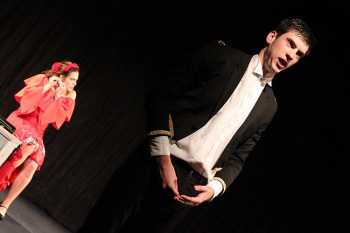 АЈ КАРМЕЛА испраћена овацијама 