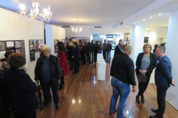 Невесиње: Поводом Митровдана отворена изложба фотографија о страдању Срба у протеклом рату