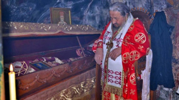 Vladika Atanasije bogoslužio u manastiru Ostrog