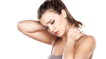 Физиотерапеути упозоравају: Жене, немојте носити тешке торбе