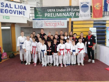 Каратистима Вележа 14 одличја у Мостару