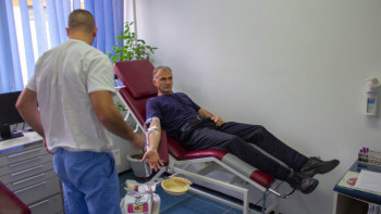 Foča: Krv darovalo 27 pripadnika Policijske uprave