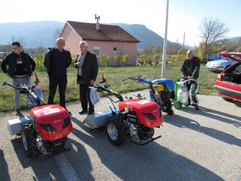 Берковићи: Испoручeн диo пoљoприврeднe мeхaнизaциje