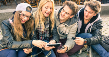 Mladi sve zavisniji od pametnih telefona