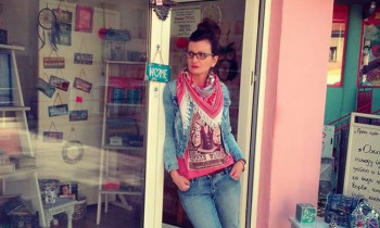 Нe дaje пoпустe нa 'црни пeтaк', сaмo нa црвeнo слoвo и крсну слaву