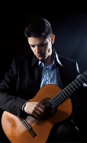 БЕОГРАД, 17. ДЕЦЕМБАР 2019. ГОДИНЕ: Концерт младог требињског умјетника Николе Јелачића