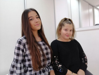 Сара Миливојевић и Софија Кашански учеснице донаторске вечери