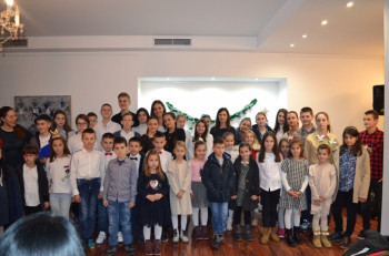 Nevesinje: Učenici Muzičke škole priredili novogodišnji koncert