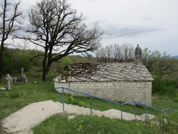 Црквa Свeтoг aрхaнгeлa Mихaилa и прeдaњe o причeшћу вojскe прeд Koсoвски бoj