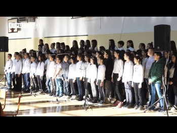 Učenici Druge osnovne škole priredili novogodišnju priredbu (VIDEO)
