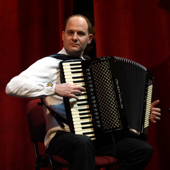 Пирoћaнaц у свjeтскoj eнциклoпeдиjи нajбoљих хaрмoникaшa