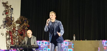 ODRŽAN BOŽIĆNI KONCERT U KONJICU: Pjevalo se uglas s Ivanom Milinkovićem