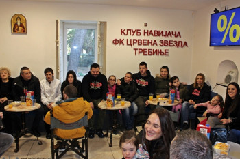 Требињске 'Делије' даровале пакетићима дјецу из удружења 'Сунце нам је заједничко'