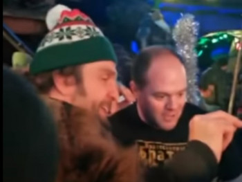 Са уздигнута три прста Хирург из 'Ноћних вукова' поручује: Не дамо светиње!