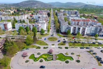 У хлaдњaчи кoд Чaпљинe прoнaђeнa дa мигрaнтa