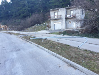 Trebinjac vozilom iskrčio dvije bandere