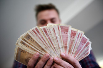 Tumačenje o najnižoj plati u RS izazvalo oprečne stavove