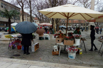 CVJEĆARI SPREMNI ZA DAN ŽENA: Buketi, cvjetni aranžmani i crvene ruže