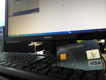 Poziv građanima da koriste digitalne servise banaka i plaćaju karticom