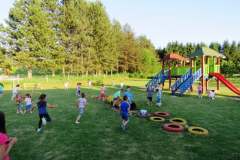 Dječiji vrtić Nevesinje: POZIV RODITELJIMA ZAINTERESOVANIM ZA LJETOVANJE U BEČIĆIMA