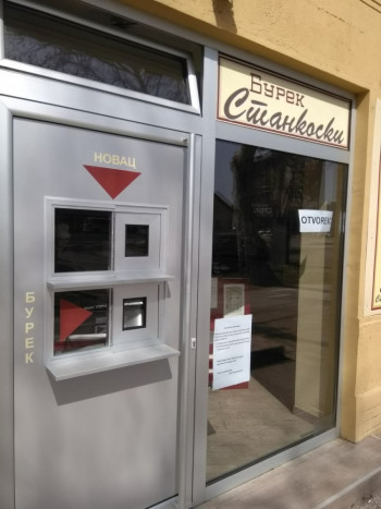 DA LI STE IKADA VIDJELI BUREKOMAT? Jedna pekara je zbog korona virusa bila prinuđena na ovaj korak