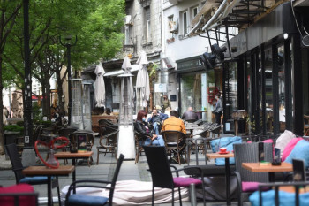 Beograd: Počeli sa radom kafići i restorani uz obavezne mjere zaštite