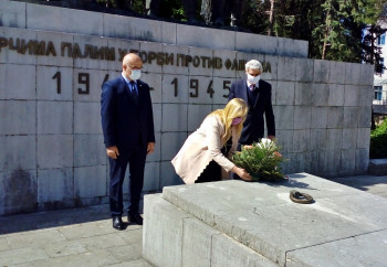 Položeno cvijeće na spomenik borcima NOR-a: ANTIFAŠIZAM NEMA ALTERNATIVU