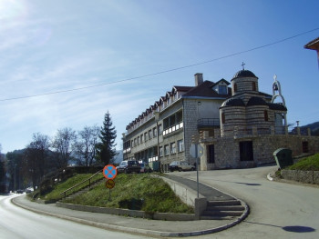 Ambasada SAD u BiH uručila Bolnici Nevesinje zaštitnu opremu