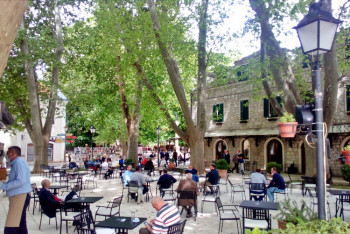 За сада без санкција: Угоститељи, фризери, стоматолози поштују прописане мјере