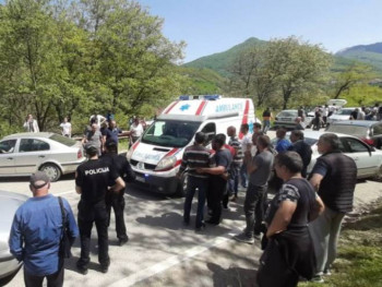 Drama u Crnoj Gori; Policija bacila suzavac, razbijena blokada puta, hapšenja