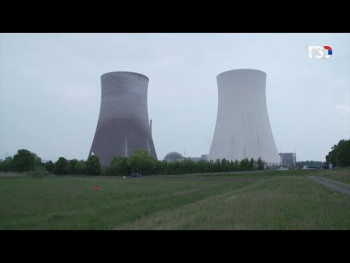 Крај једне ере – спектакуларно рушење димњака угашене нуклеарке у Немачкој