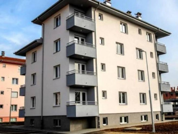 Predsjednica Srpske uručuje u Prnjavoru ključeve za 14 stanova