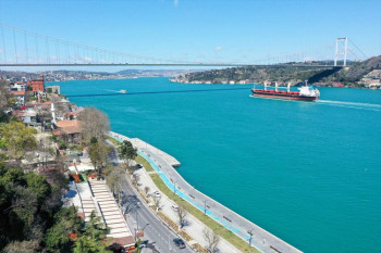 Bosfor promijenio boju