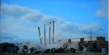 Срушени димњаци „најпрљавије“ електране на угаљ у Аустралији