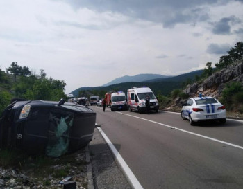 Подгорица: Судар аутомобила и аутобуса; Погинуле двије особе, десетак повријеђено