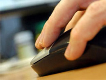 Лажно се представљајући на Фејсбуку нудио запослење